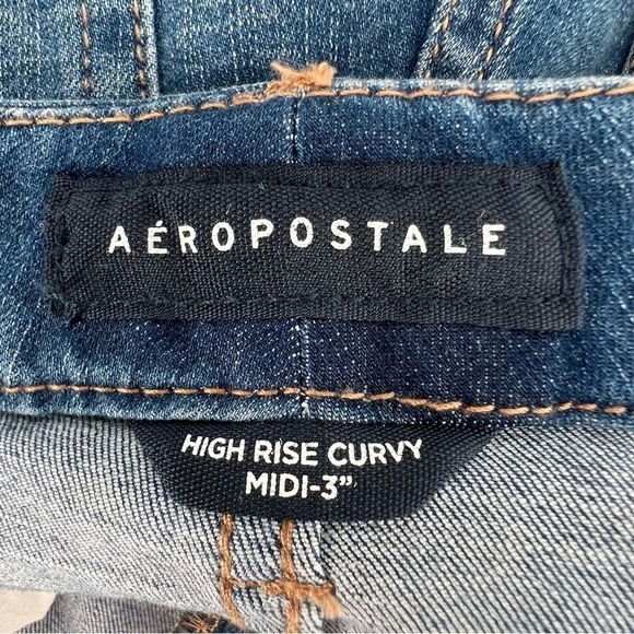 Aeropostale High Rise Curvy Midi 3” Distressed Jean Shorts Size 2 Women’s - Picture 2 of 5